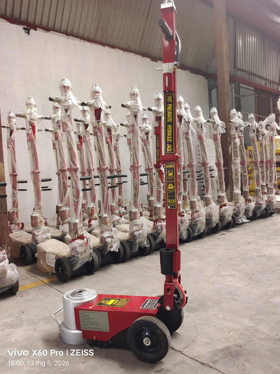 Kích dùng hơi 2 tầng nâng 50/100 tấn mạ crom+bộ tách rời
