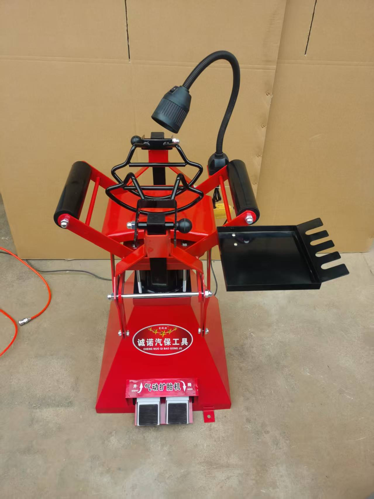 Thiết bị banh lốp xe (khí nén)